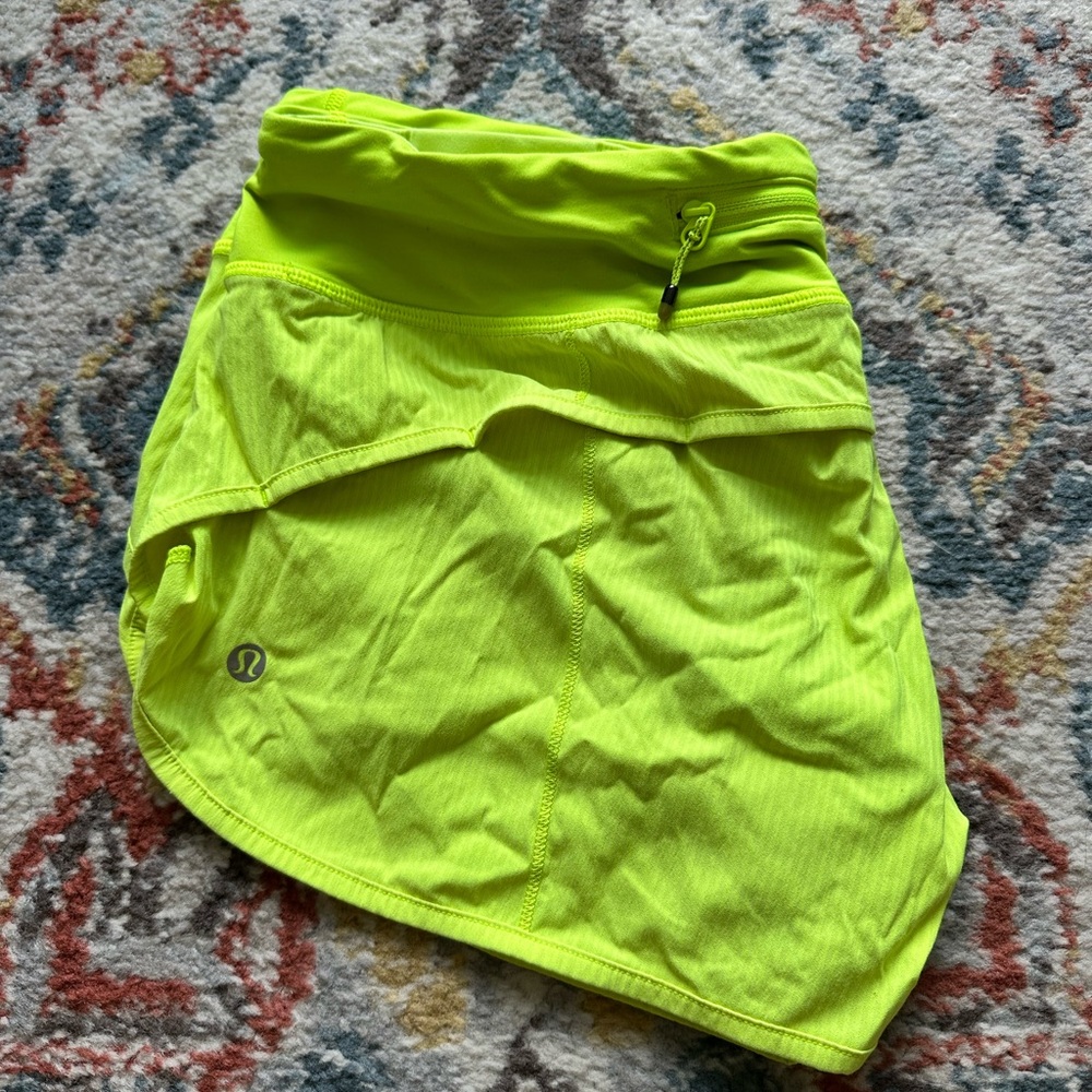 Lululemon Speed-Up Low-Rise Shorts 2.5”
